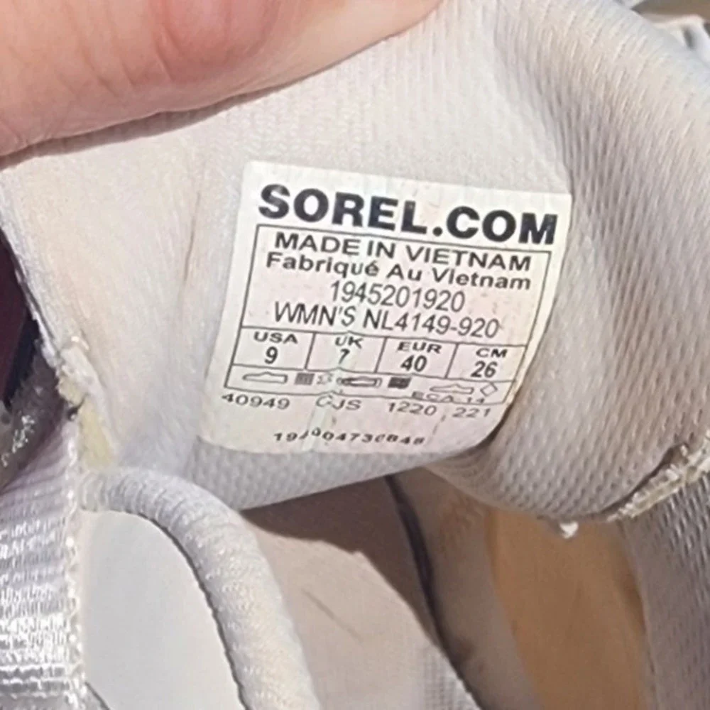 Sorel Kinetic Impact Strap Cream Black Scalloped Sole Sneakers Shoes